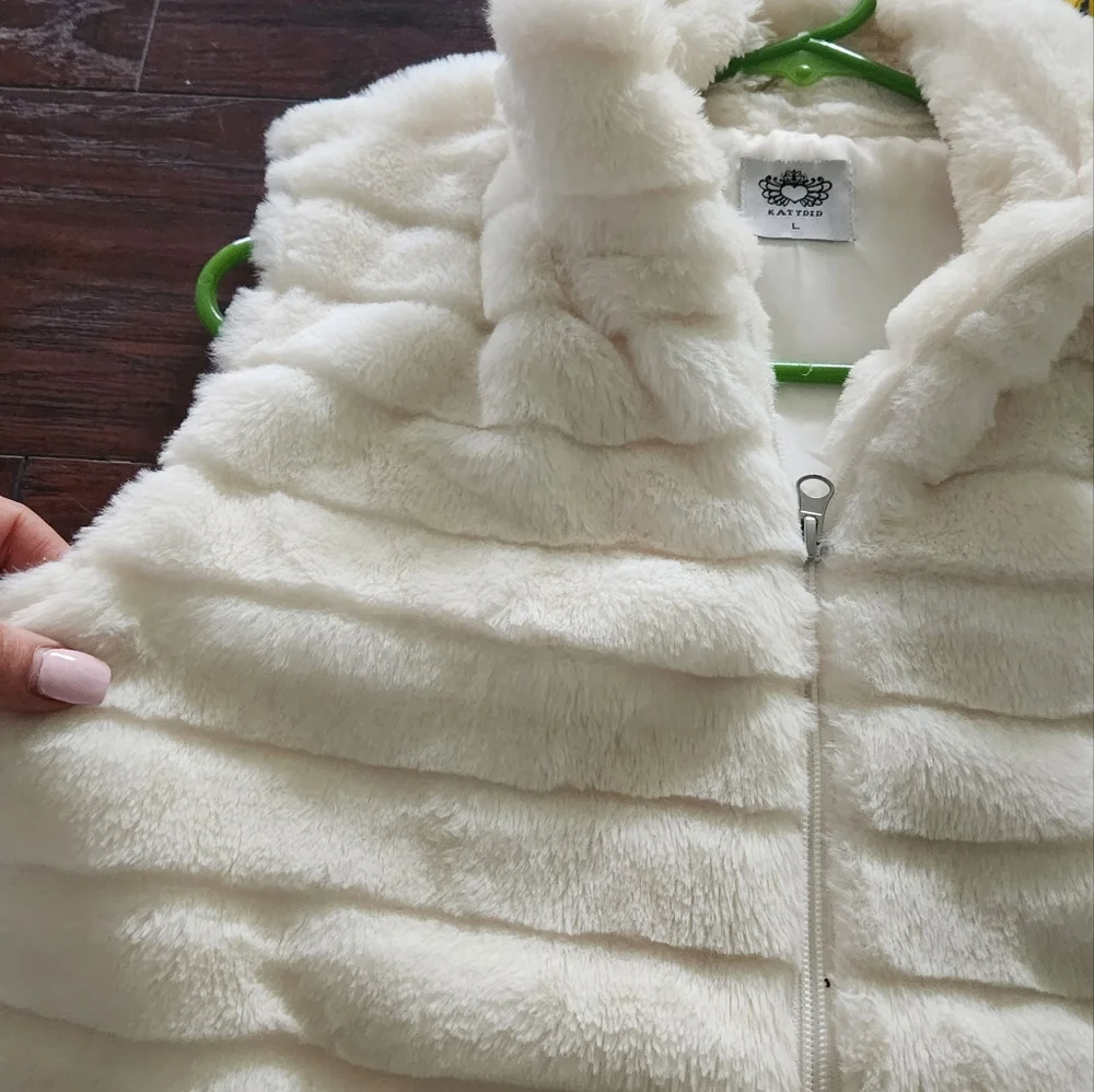 KATYDID FAUX VERY SOFT VEST - Picture 6 of 6